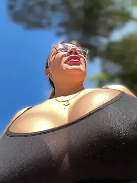Snapshot of DIANITA_1988 chatting on May 12, 2:03 pm DIANITA 1988 online show from May 12, 2:03 pm