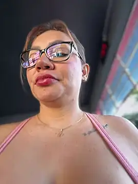 Snapshot of DIANITA_1988 chatting on July 1, 12:51 pm DIANITA 1988 online show from July 1, 12:51 pm