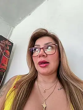 Snapshot of DIANITA_1988 chatting on July 7, 7:07 pm DIANITA 1988 online show from July 7, 7:07 pm