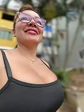 Snapshot of DIANITA_1988 chatting on July 13, 6:00 pm DIANITA 1988 online show from July 13, 6:00 pm