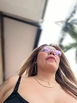 Snapshot of DIANITA_1988 chatting on July 20, 2:30 pm DIANITA 1988 online show from July 20, 2:30 pm