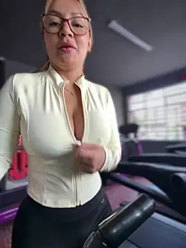 Snapshot of DIANITA_1988 chatting on August 4, 1:57 pm DIANITA 1988 online show from August 4, 1:57 pm
