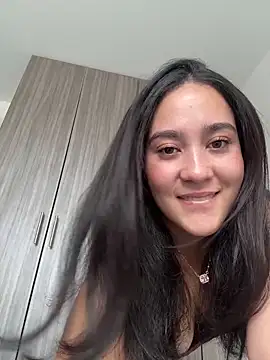 Nina lovi online show from April 17, 8:45 pm