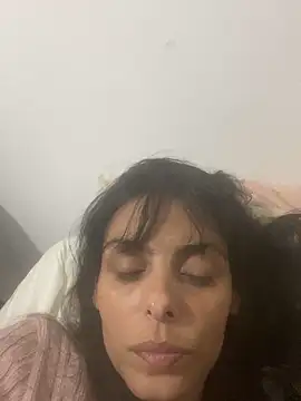 Snapshot of Sarah-safada chatting on June 22, 3:47 am Sarah-safada online show from June 22, 3:47 am