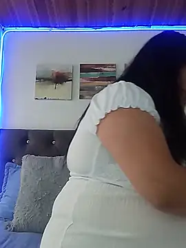Snapshot of salomexlove_20 chatting on June 24, 1:21 pm salomexlove 20 online show from June 24, 1:21 pm
