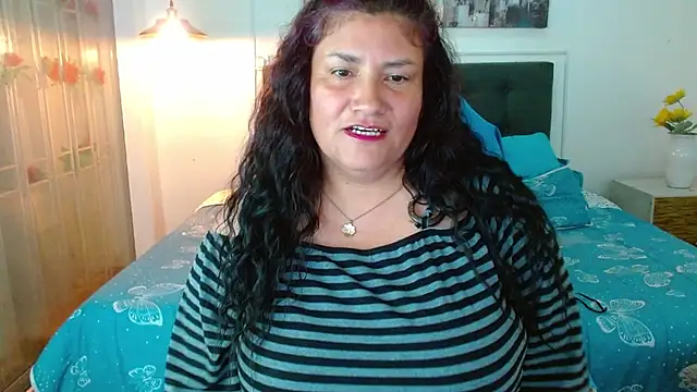 Snapshot of salomexlove_20 chatting on July 16, 1:28 pm salomexlove 20 online show from July 16, 1:28 pm