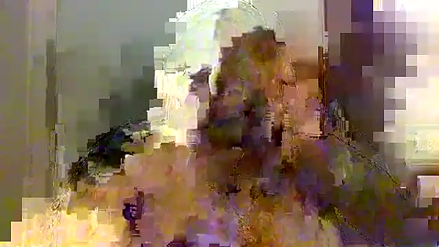 Snapshot of MzShyne chatting on October 6, 1:36 am MzShyne online show from October 6, 1:36 am