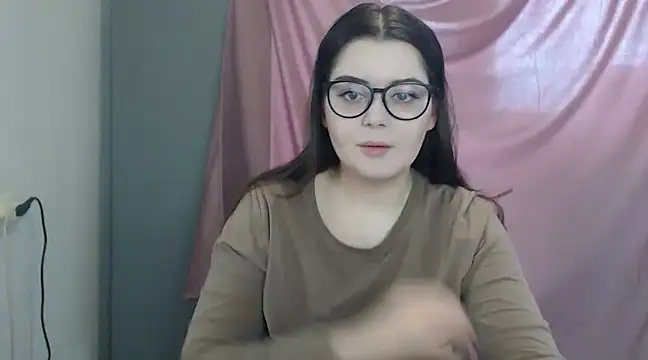 ohhhMie online show from February 15, 7:49 am