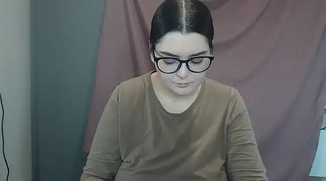 ohhhMie online show from February 15, 5:07 pm