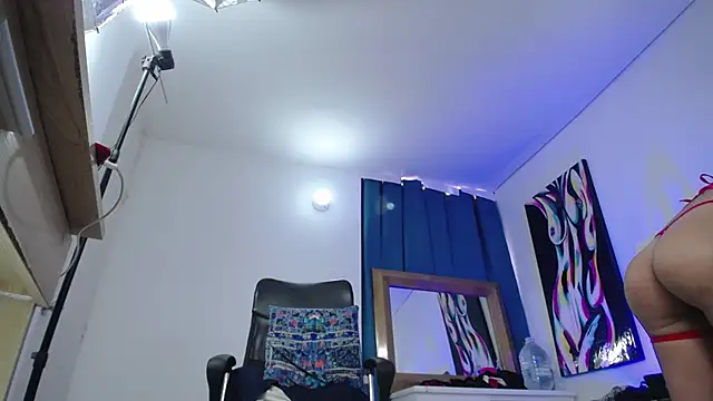 Snapshot of lizzy_squirt chatting on January 30, 6:54 pm lizzy squirt online show from January 30, 6:54 pm