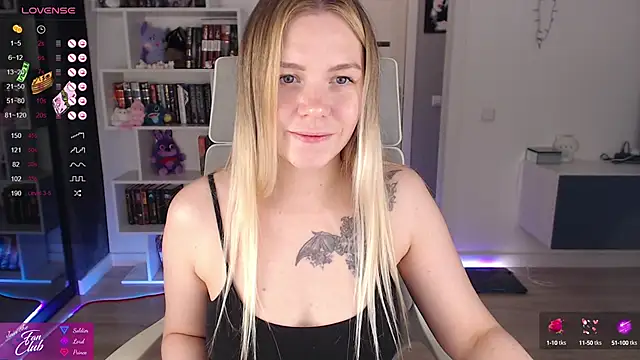 Emma Bryan online show from October 3, 8:06 pm