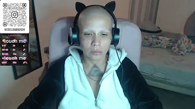 moon cat85 online show from March 8, 6:32 am