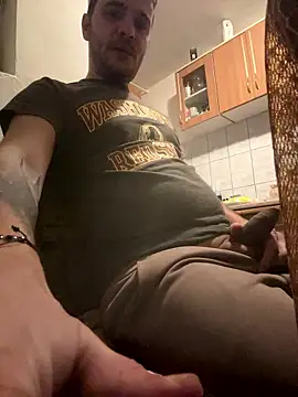 AlexandruUK online show from January 19, 5:44 am