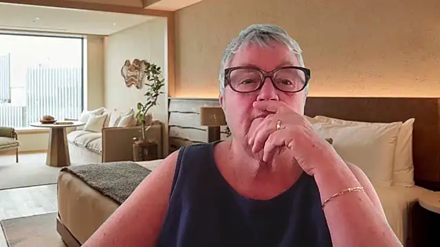 GrannyChrissy68 online show from June 6, 12:43 pm