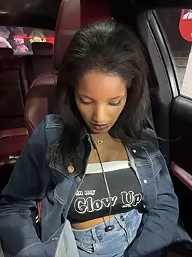 NicoleCocksXXX online show from May 15, 1:34 am