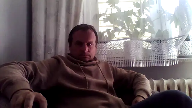 Snapshot of grzes19763 chatting on May 11, 9:59 am grzes19763 online show from May 11, 9:59 am