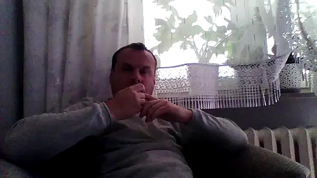 Snapshot of grzes19763 chatting on June 12, 9:08 am grzes19763 online show from June 12, 9:08 am