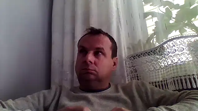 Snapshot of grzes19763 chatting on June 15, 8:27 am grzes19763 online show from June 15, 8:27 am
