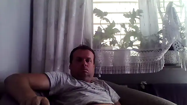 Snapshot of grzes19763 chatting on July 19, 9:02 am grzes19763 online show from July 19, 9:02 am