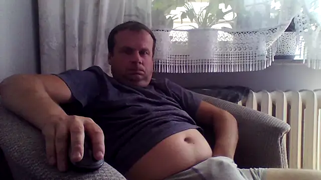 Snapshot of grzes19763 chatting on July 22, 12:19 pm grzes19763 online show from July 22, 12:19 pm