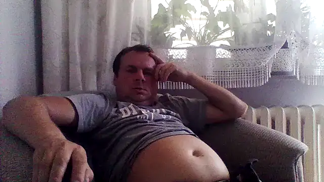 Snapshot of grzes19763 chatting on July 30, 3:11 pm grzes19763 online show from July 30, 3:11 pm