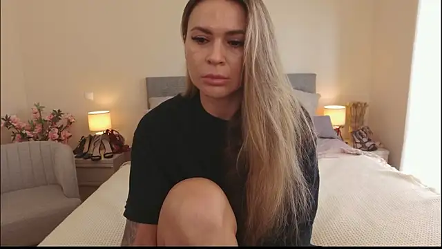 your poison-girl online show from February 2, 1:10 pm