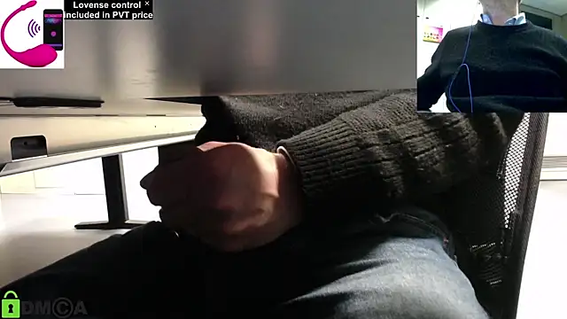 Snapshot of pliko chatting on December 16, 3:54 pm pliko online show from December 16, 3:54 pm