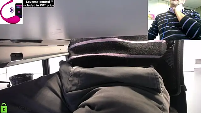 Snapshot of pliko chatting on March 10, 11:10 am pliko online show from March 10, 11:10 am