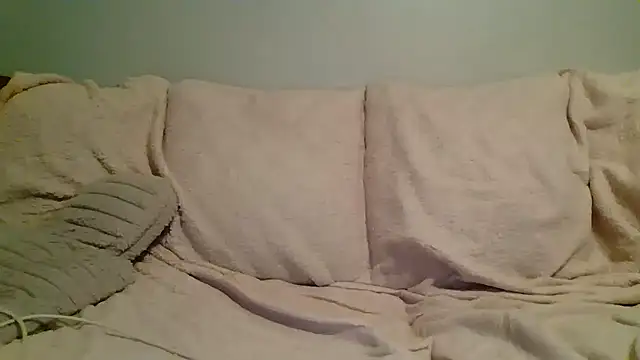 Snapshot of beautylovess chatting on April 2, 5:49 am beautylovess online show from April 2, 5:49 am