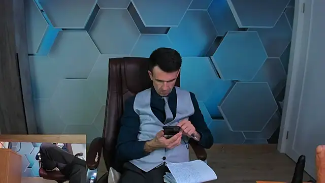 SteveTiger online show from April 24, 10:07 am