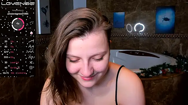 Snapshot of MelindaTin chatting on January 13, 1:02 am MelindaTin online show from January 13, 1:02 am