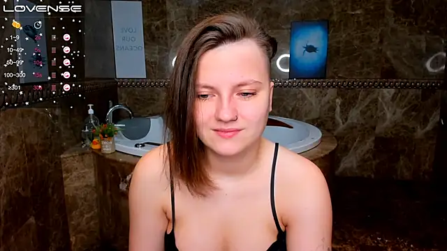 MelindaTin online show from November 15, 12:52 am