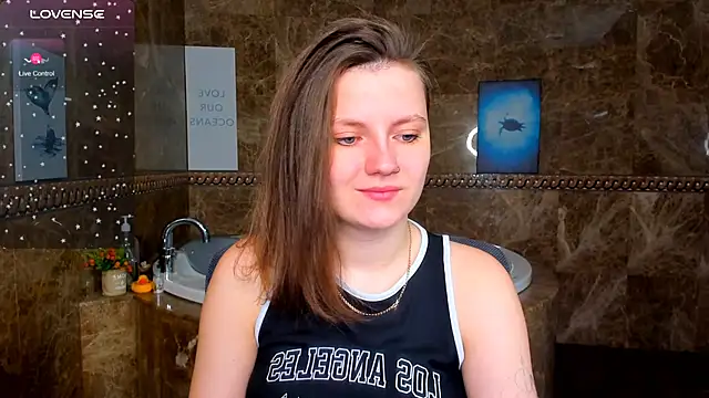 MelindaTin online show from March 11, 12:49 am