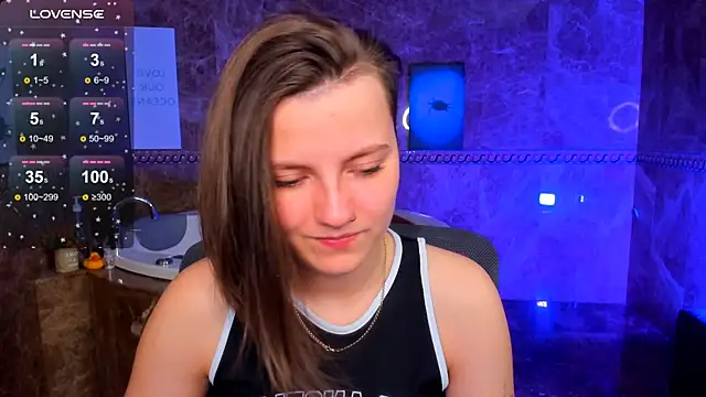 MelindaTin online show from April 21, 12:45 am