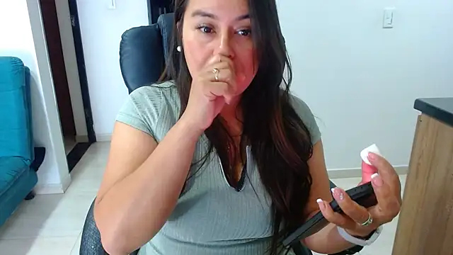 Ixchel Anaid online show from March 4, 11:43 pm