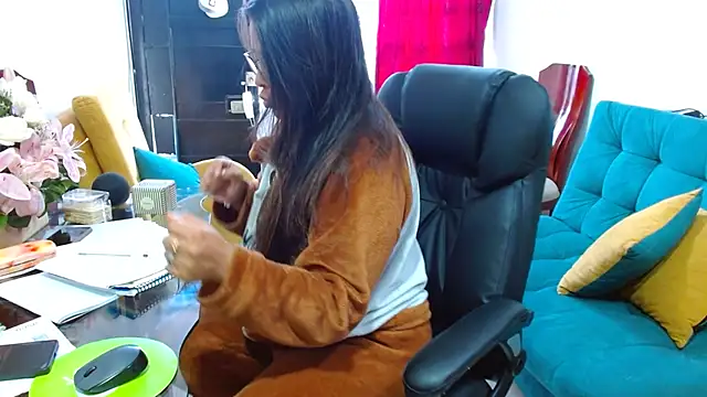 Ixchel Anaid online show from November 13, 12:26 pm