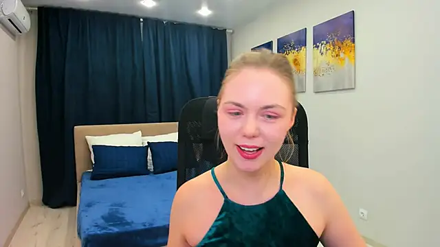 Strawberrye online show from January 19, 1:22 pm