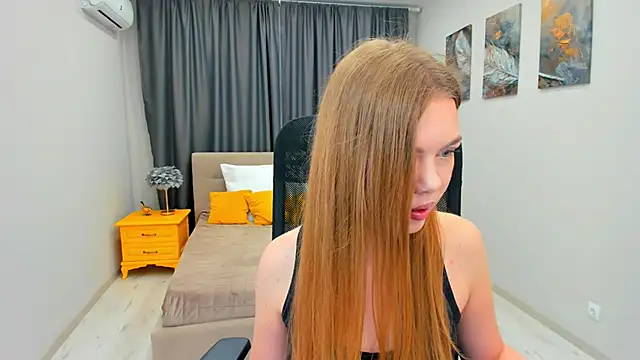 Strawberrye online show from March 13, 11:30 am