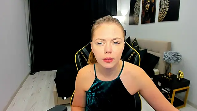 Snapshot of Strawberrye chatting on May 16, 3:25 am Strawberrye online show from May 16, 3:25 am