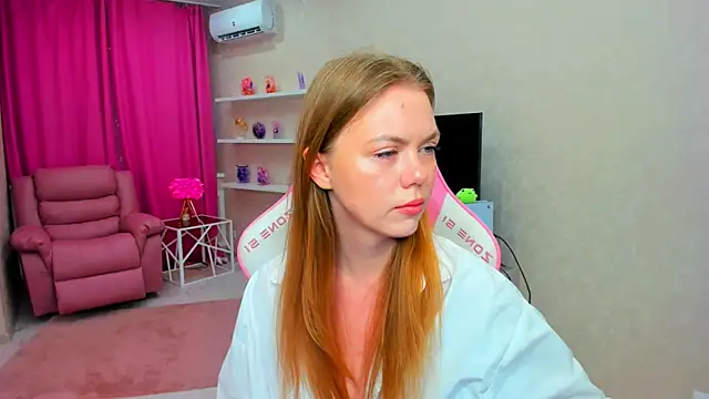 Snapshot of Strawberrye chatting on May 30, 3:25 am Strawberrye online show from May 30, 3:25 am