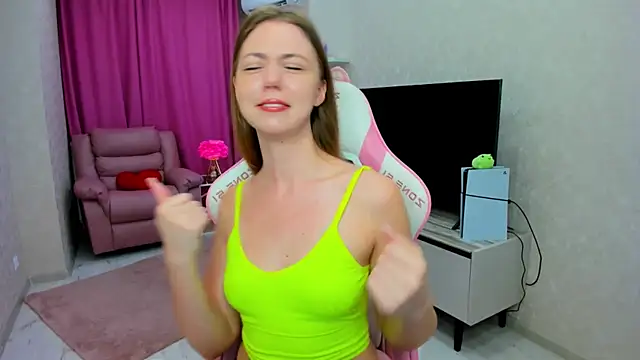 Strawberrye online show from June 6, 3:22 am