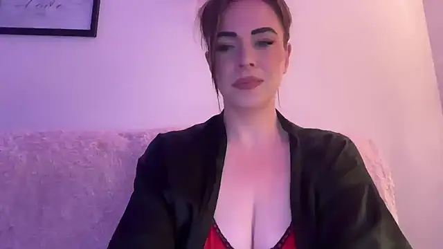 EmilyBlue online show from April 16, 6:30 pm
