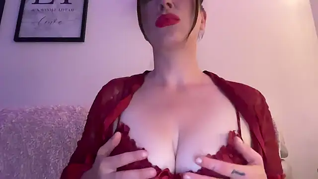 Snapshot of EmilyBlue chatting on July 15, 9:53 pm EmilyBlue online show from July 15, 9:53 pm