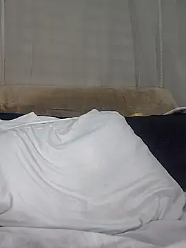 Snapshot of estrella_tasty chatting on November 14, 2:10 am estrella tasty online show from November 14, 2:10 am