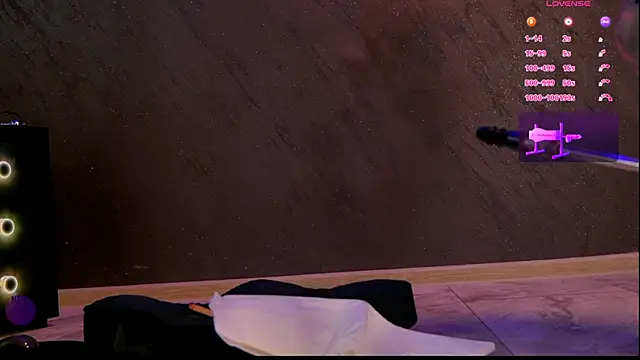 im-your-lovee online show from March 21, 7:00 am