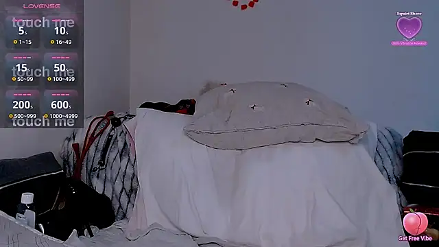 UrNaughtyGfMilf online show from March 20, 8:20 am