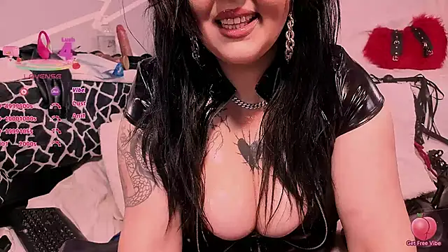 UrNaughtyGfMilf online show from April 23, 6:47 am