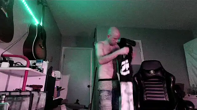 Snapshot of Anix888 chatting on October 9, 7:28 am Anix888 online show from October 9, 7:28 am