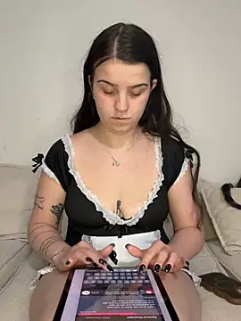 joeystaciee online show from February 1, 3:49 am