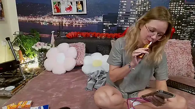 little-leni online show from February 19, 10:23 am